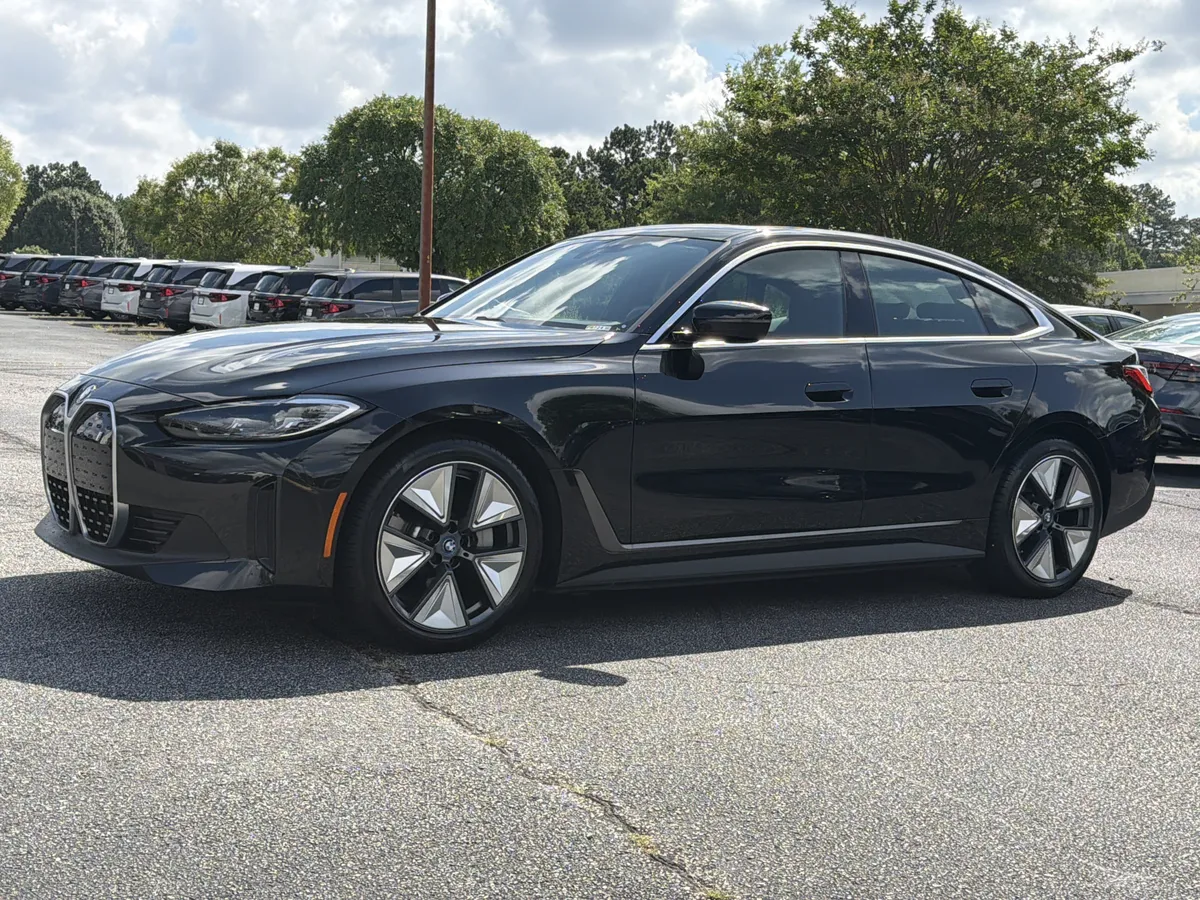 2023 BMW i4 eDrive35 thumbnail 22