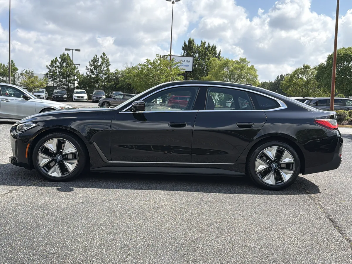 2023 BMW i4 eDrive35 thumbnail 23
