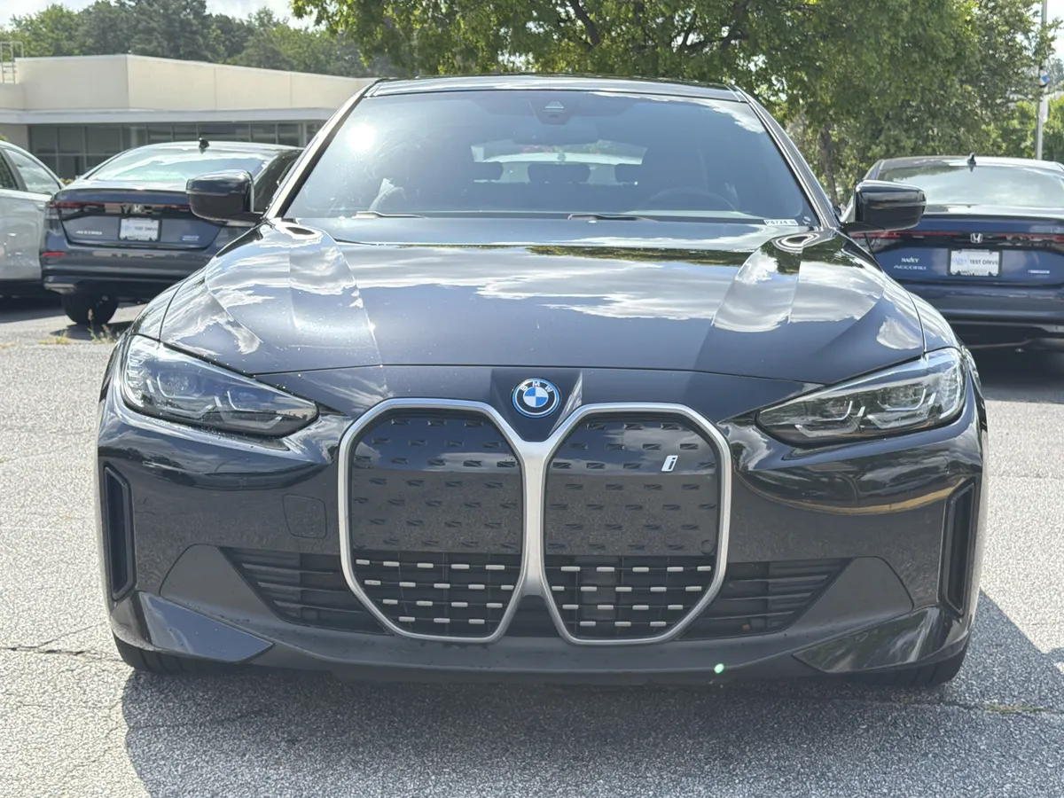 2023 BMW i4 eDrive35 thumbnail 31