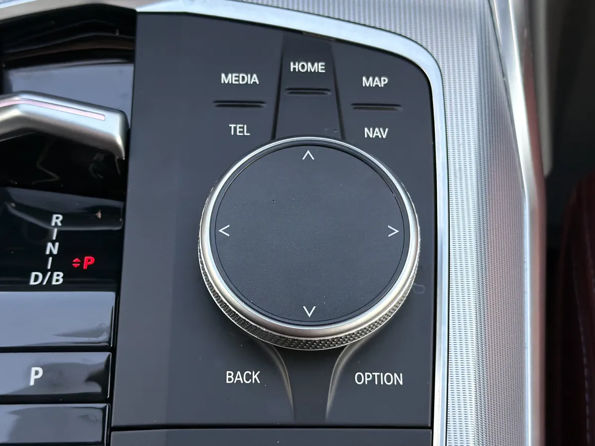 2023 BMW i4 eDrive35 thumbnail 8