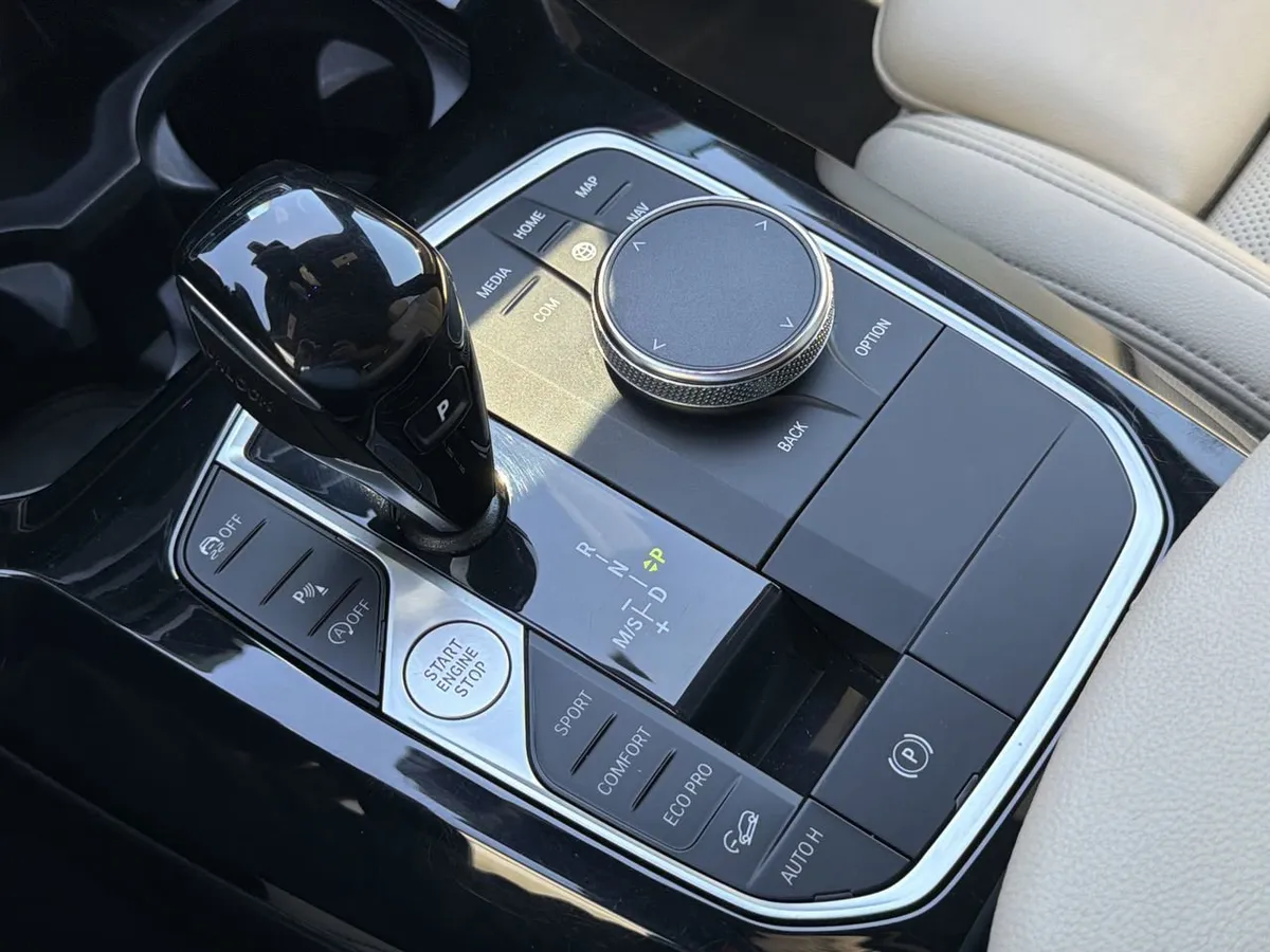 2023 BMW X3 xDrive30i thumbnail 25