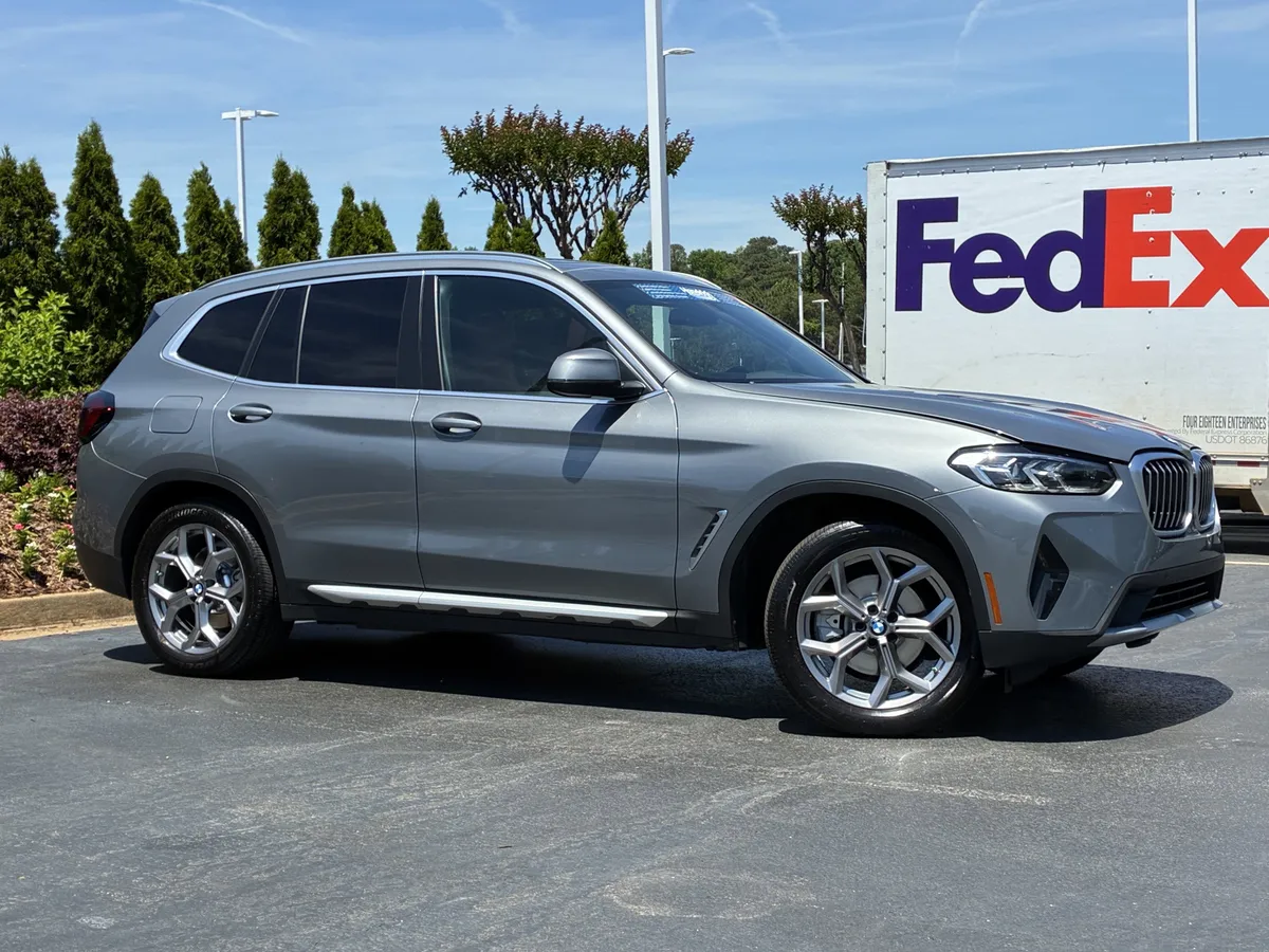 2023 BMW X3 xDrive30i thumbnail 2