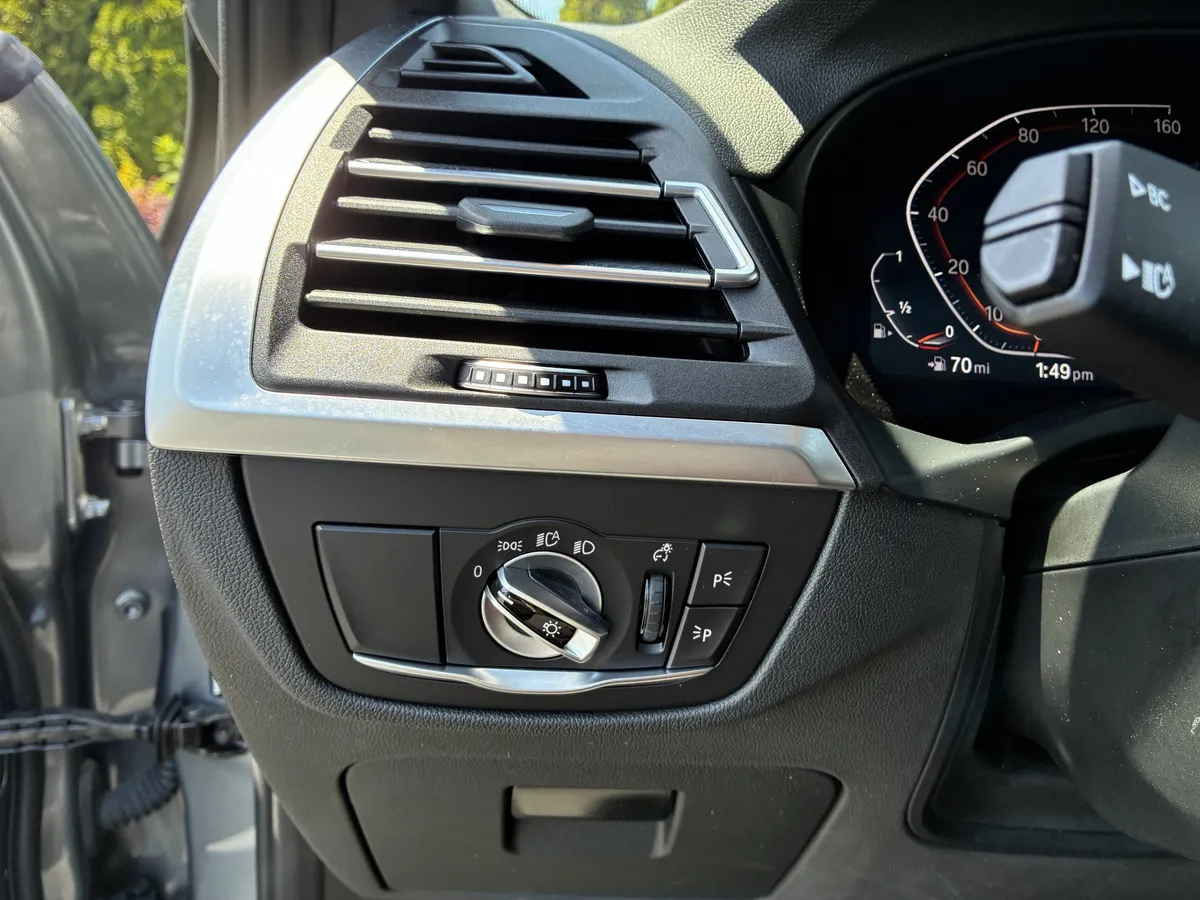 2023 BMW X3 xDrive30i thumbnail 28