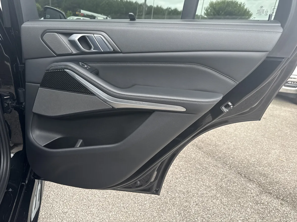 2023 BMW X5 M50i thumbnail 18