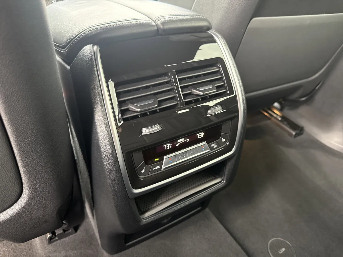 2023 BMW X5 M50i thumbnail 24