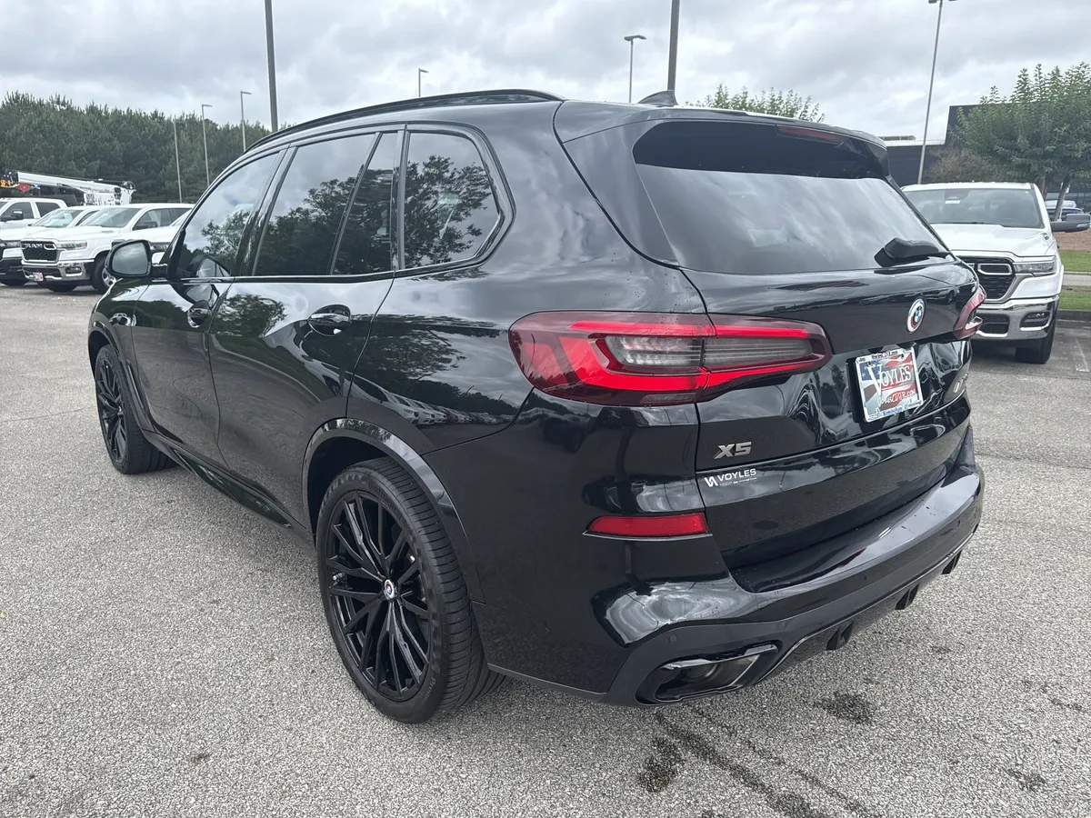 2023 BMW X5 M50i thumbnail 5