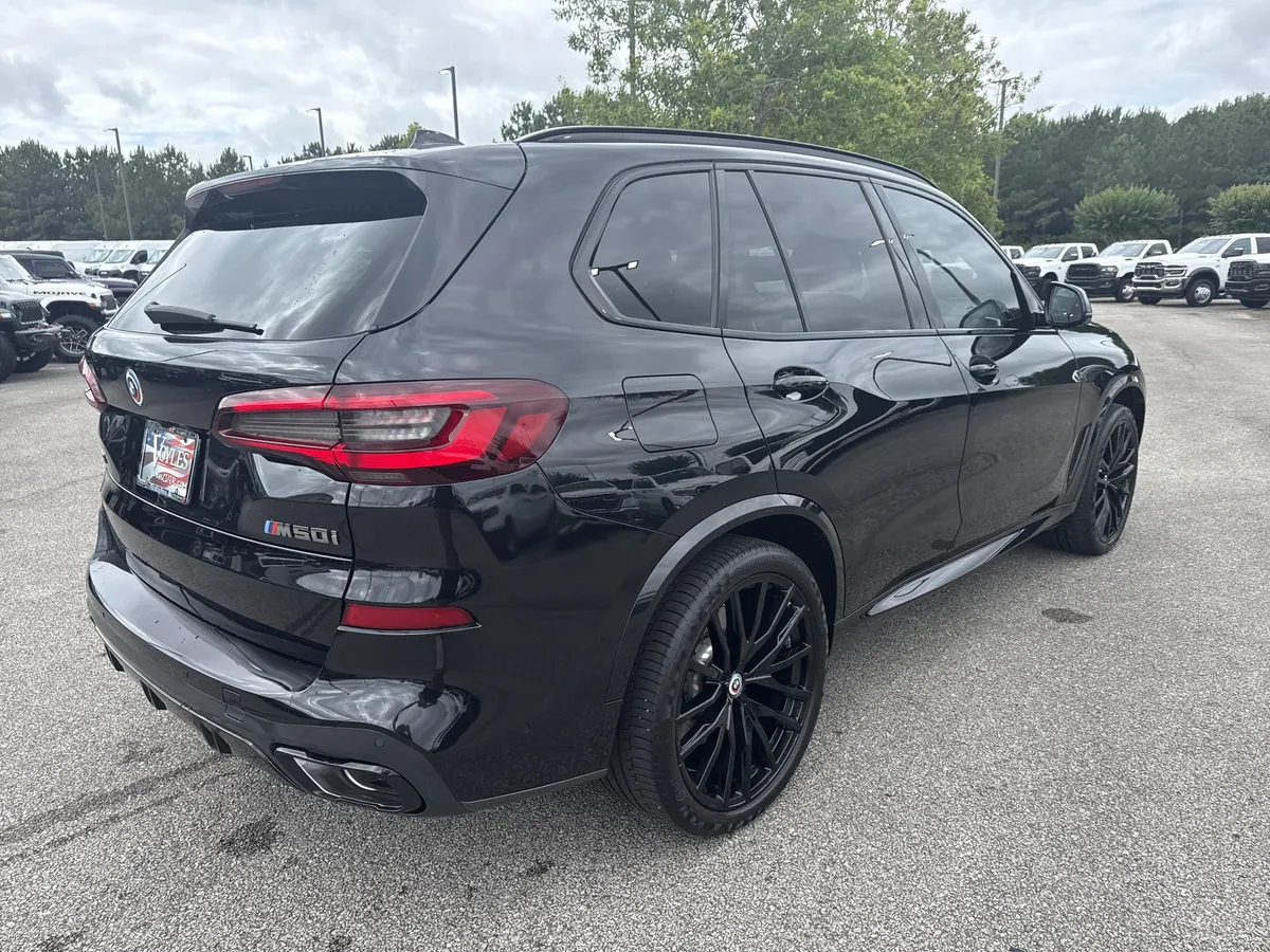 2023 BMW X5 M50i thumbnail 7