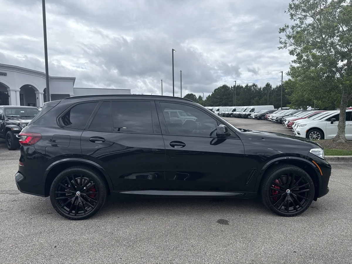 2023 BMW X5 M50i thumbnail 8