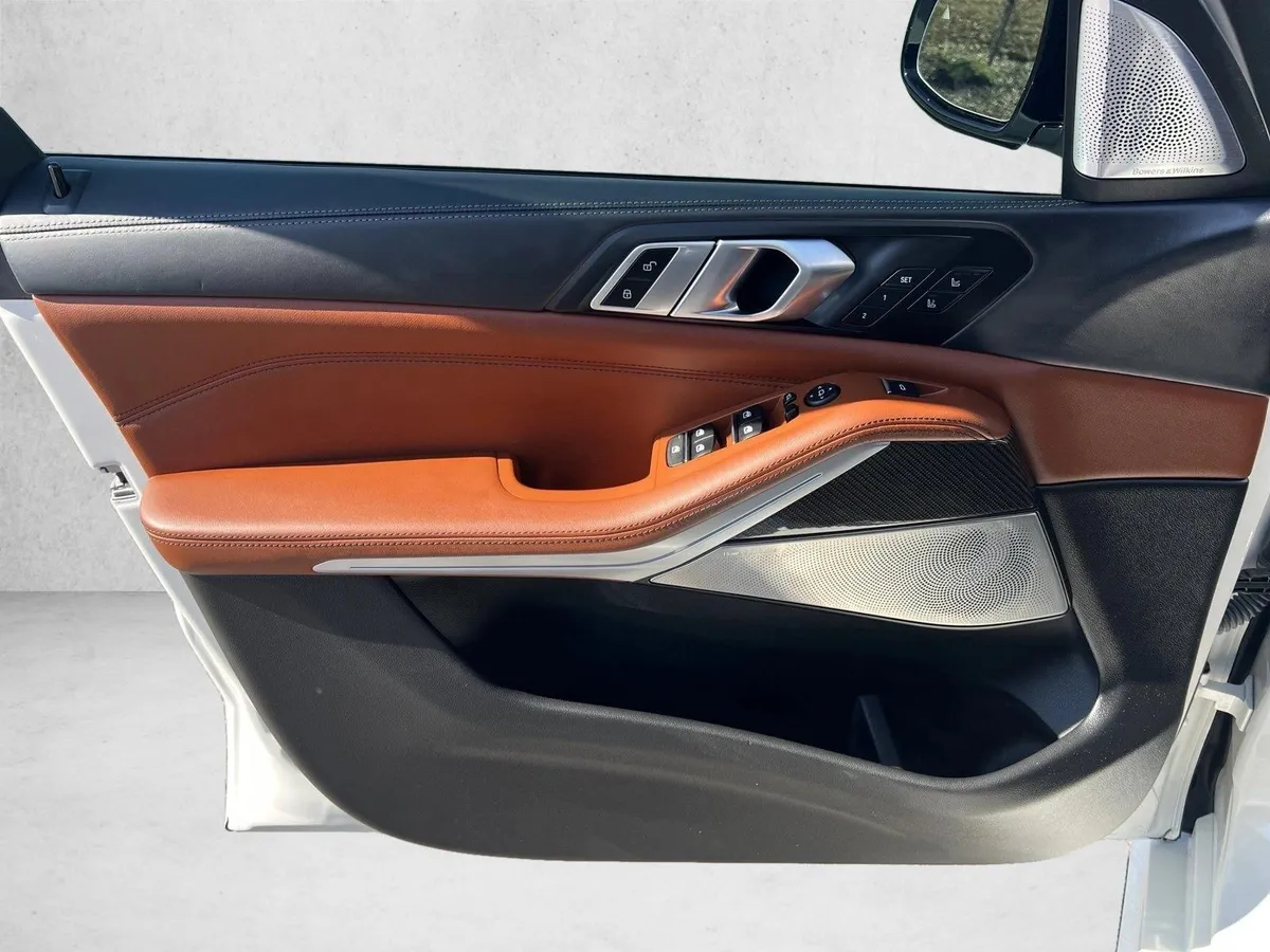2023 BMW X5 M50i thumbnail 11