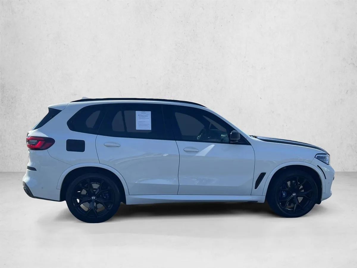 2023 BMW X5 M50i thumbnail 4