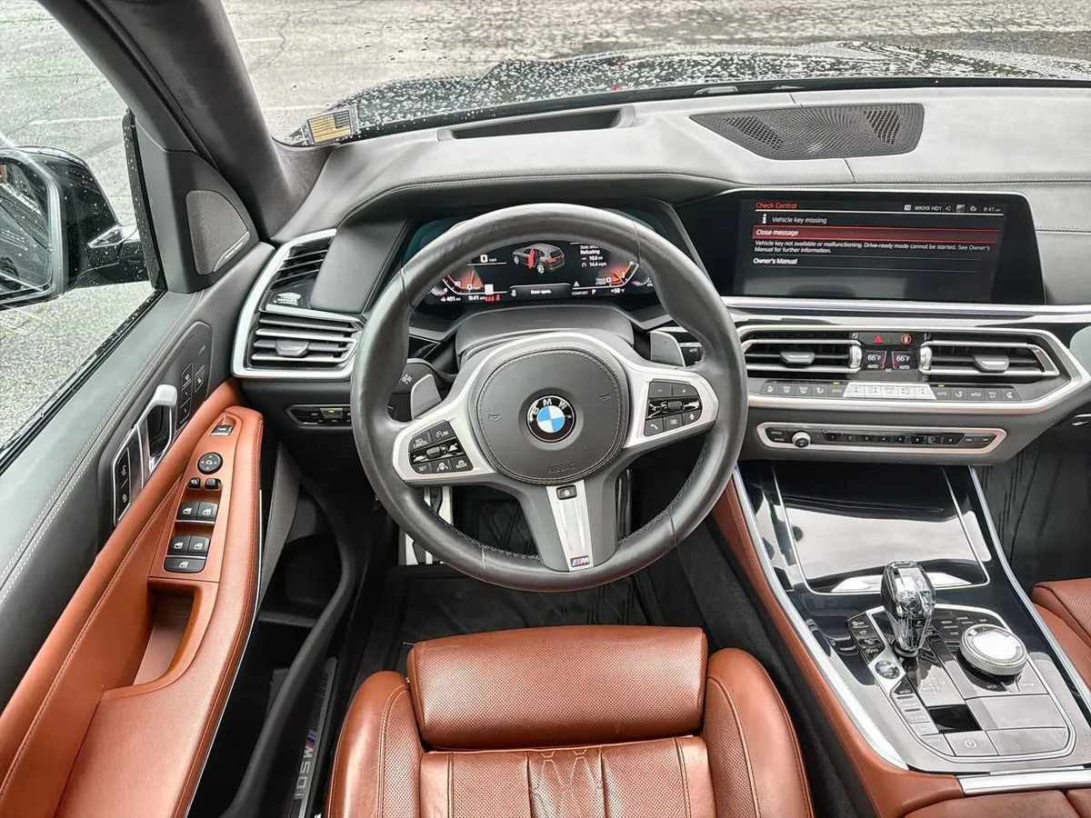 2023 BMW X5 M50i thumbnail 10
