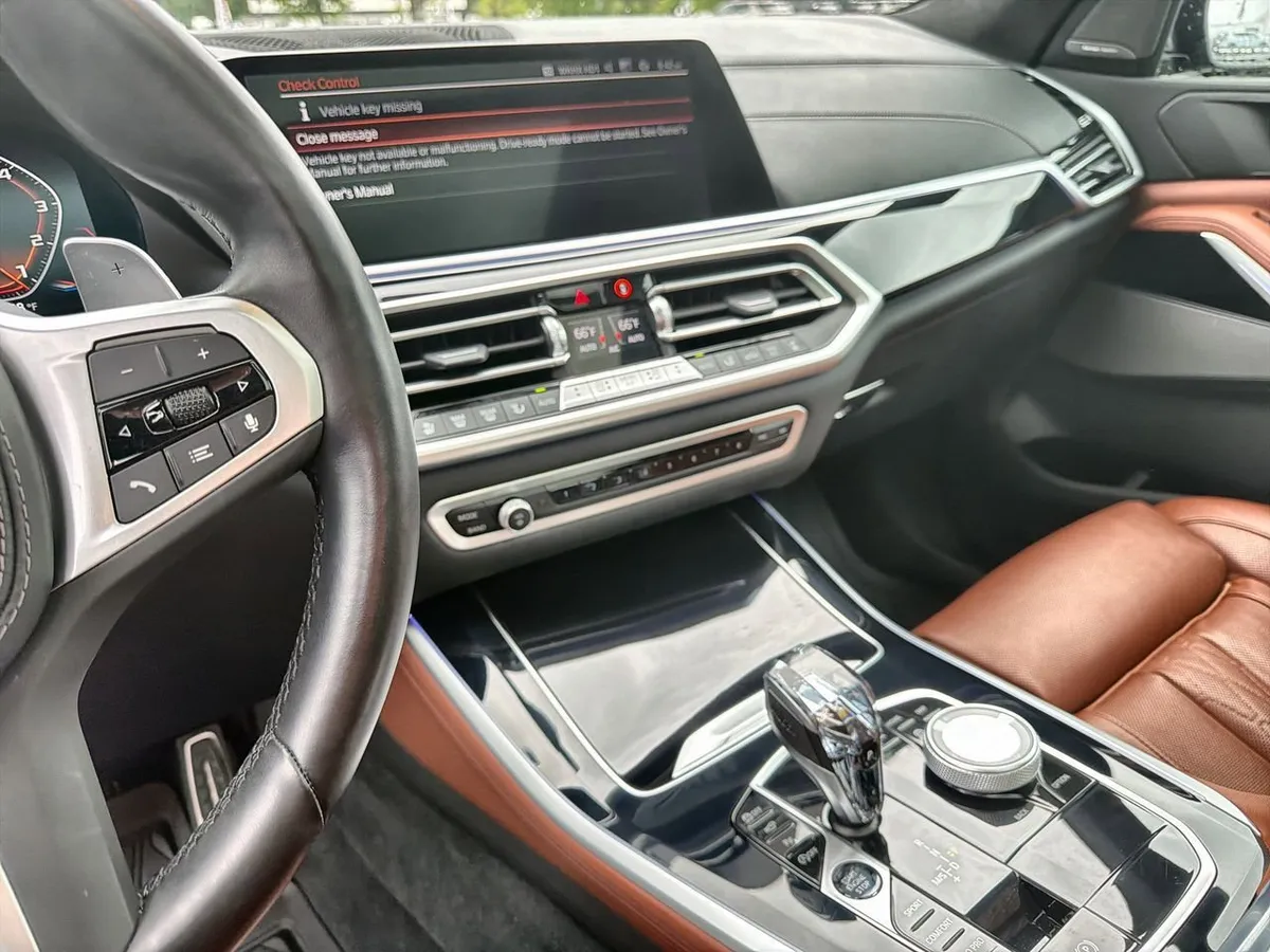 2023 BMW X5 M50i thumbnail 11