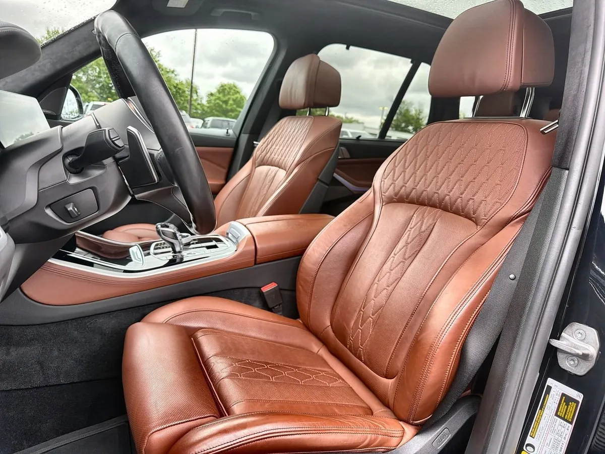2023 BMW X5 M50i thumbnail 16
