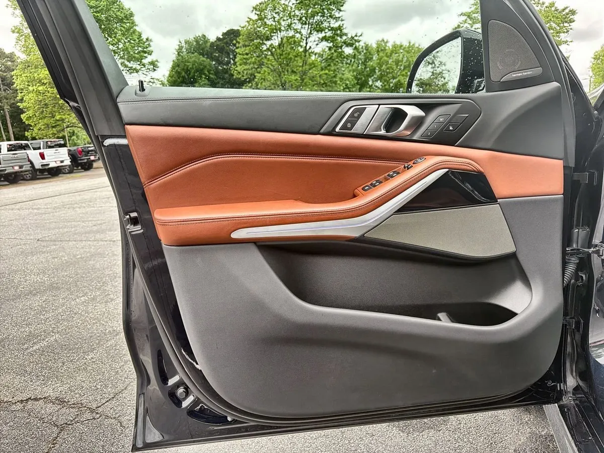 2023 BMW X5 M50i thumbnail 18