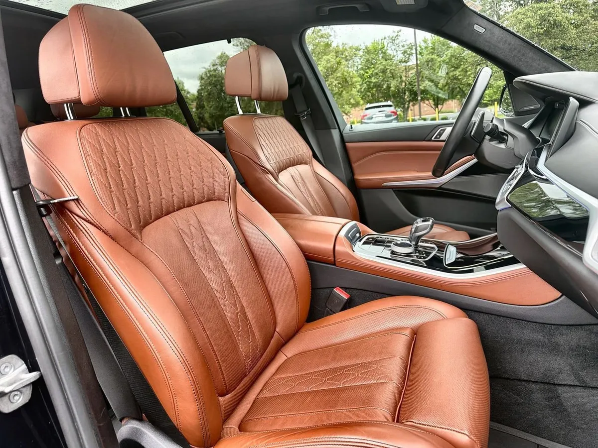 2023 BMW X5 M50i thumbnail 23