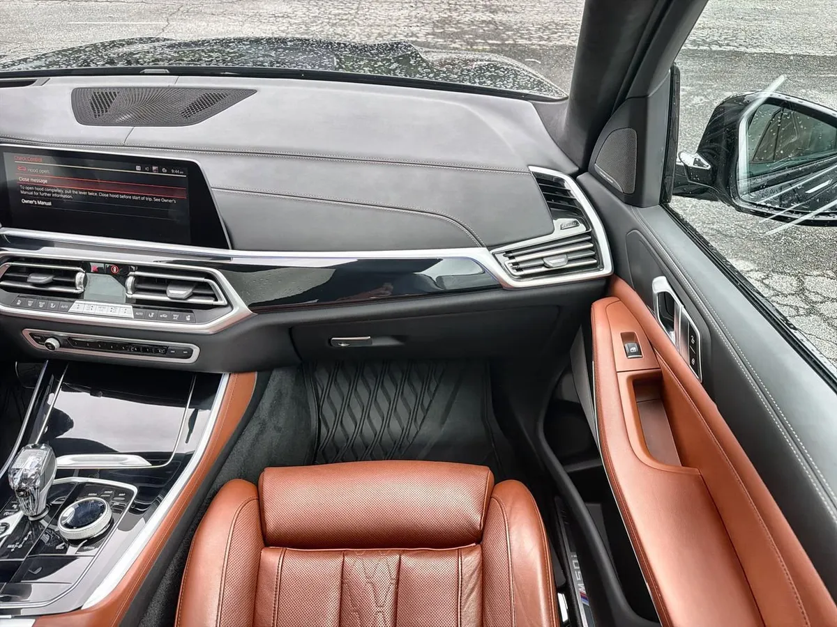 2023 BMW X5 M50i thumbnail 24