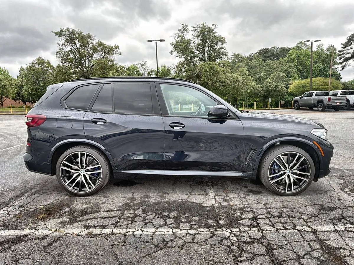 2023 BMW X5 M50i thumbnail 9