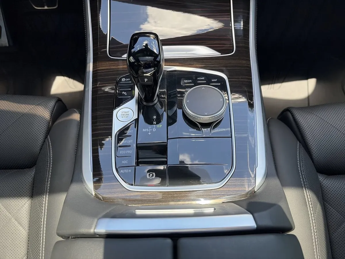 2023 BMW X5 xDrive40i thumbnail 25