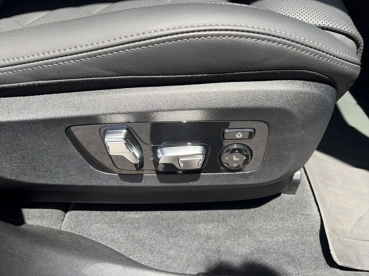 2023 BMW X5 xDrive40i thumbnail 35