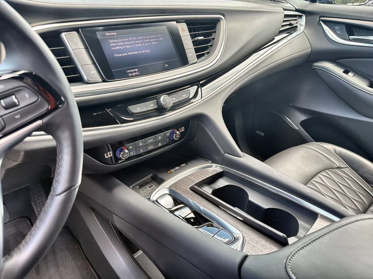2023 Buick Enclave Avenir thumbnail 11