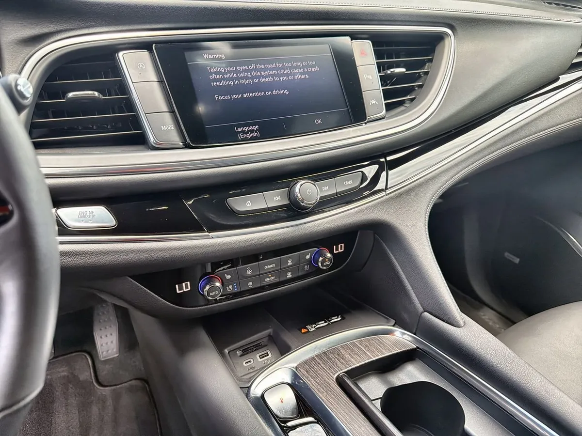 2023 Buick Enclave Avenir thumbnail 13