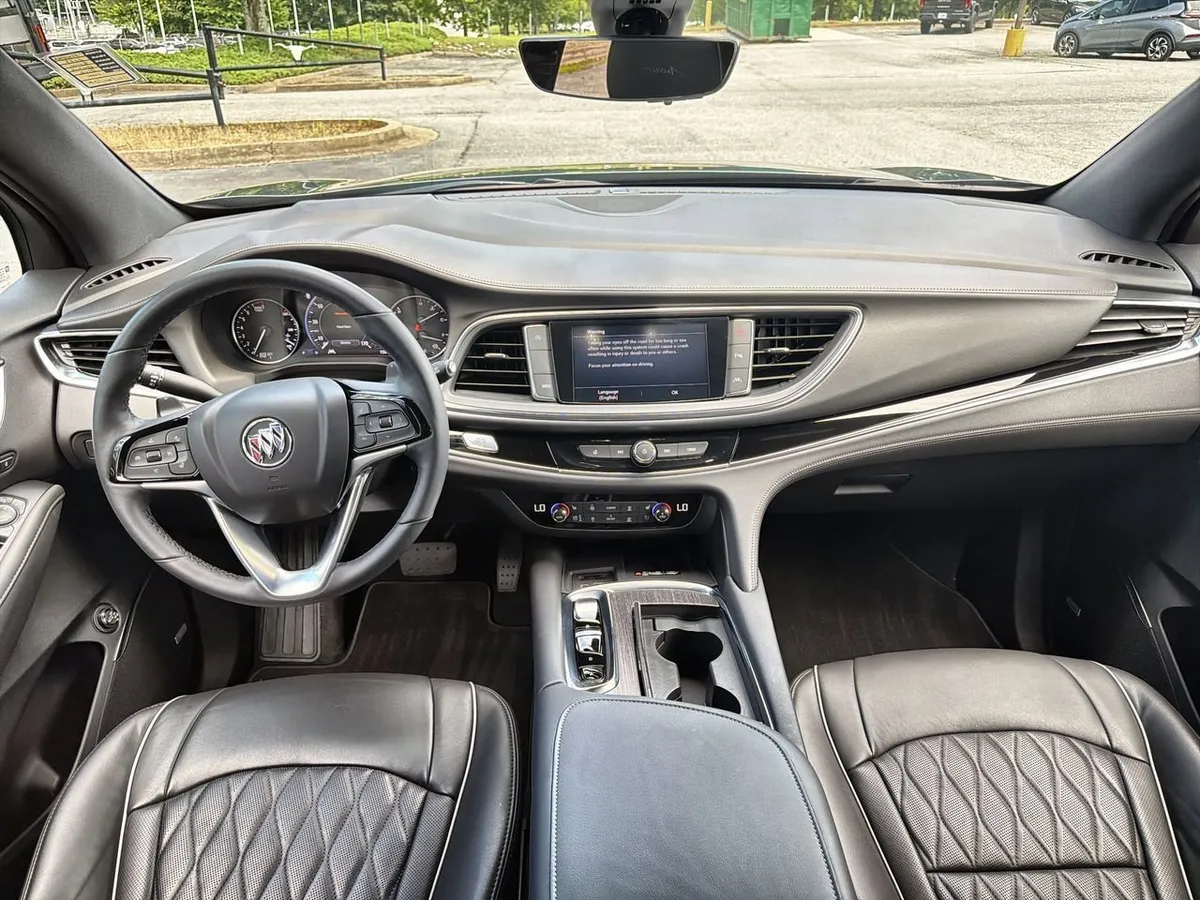 2023 Buick Enclave Avenir thumbnail 17