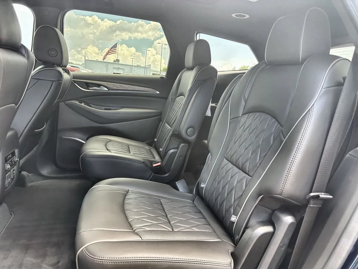 2023 Buick Enclave Avenir thumbnail 20