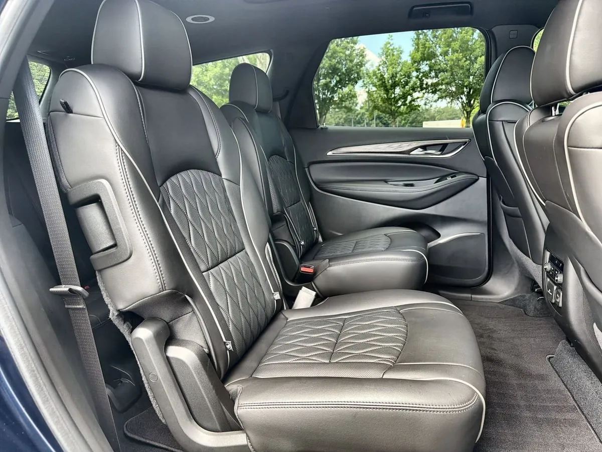 2023 Buick Enclave Avenir thumbnail 22