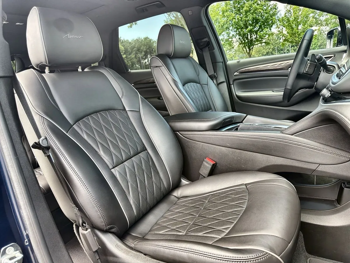 2023 Buick Enclave Avenir thumbnail 23