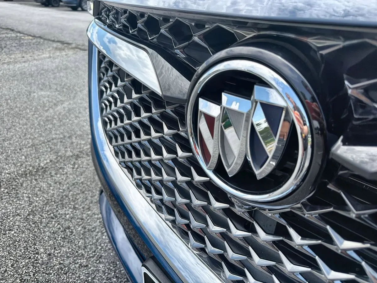 2023 Buick Enclave Avenir thumbnail 26