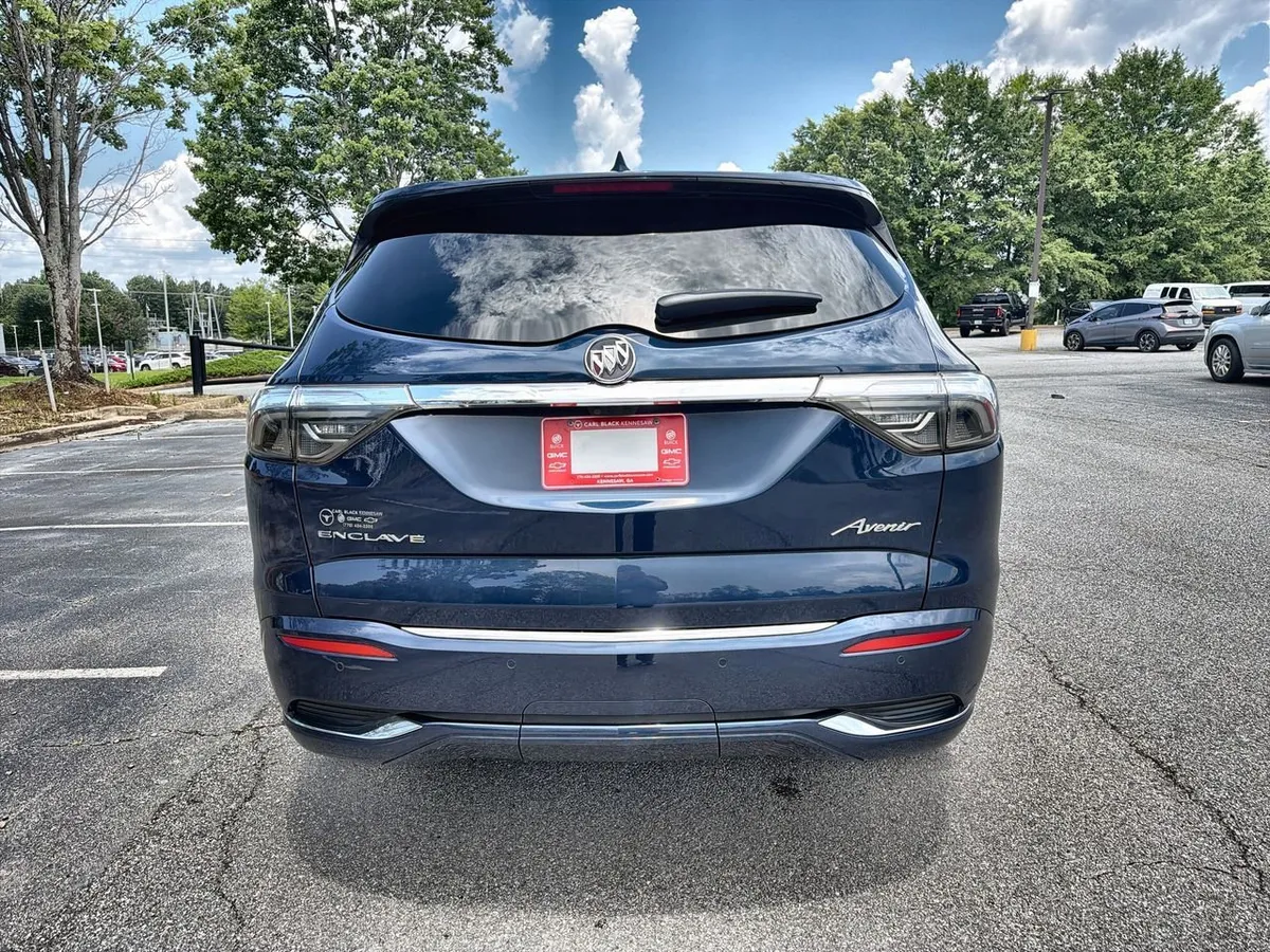 2023 Buick Enclave Avenir thumbnail 7