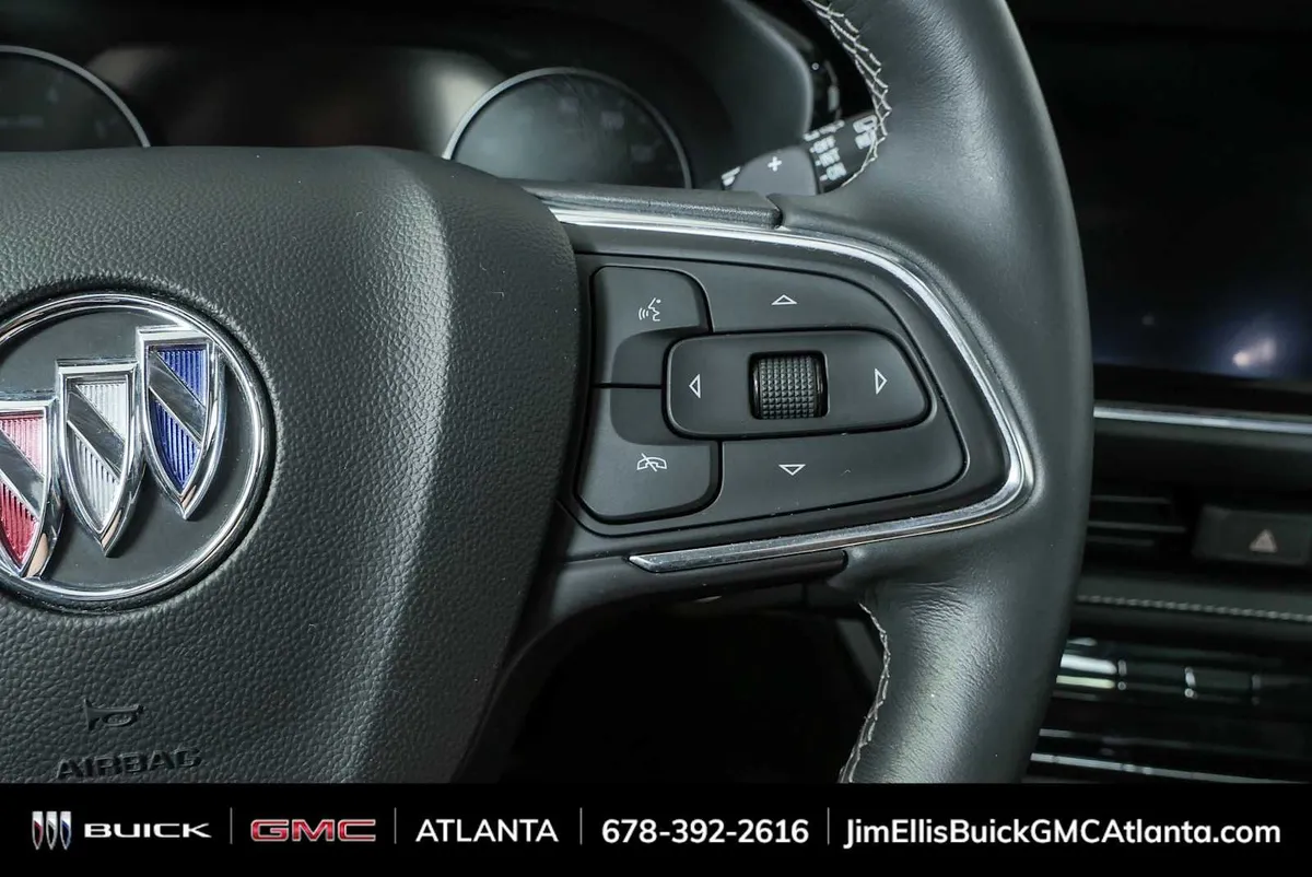 2023 Buick Envision Essence thumbnail 11