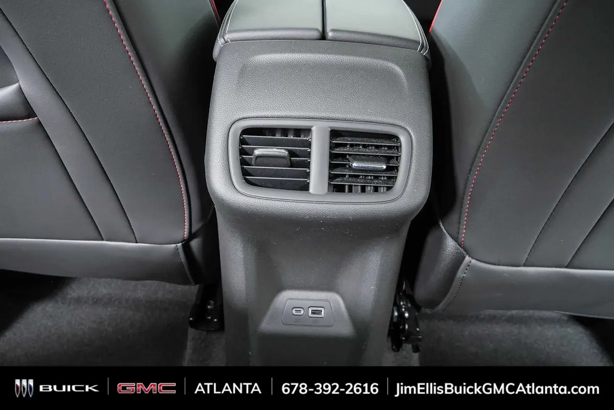 2023 Buick Envision Essence thumbnail 18