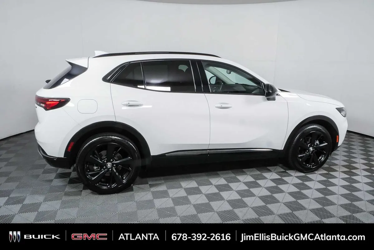2023 Buick Envision Essence thumbnail 2