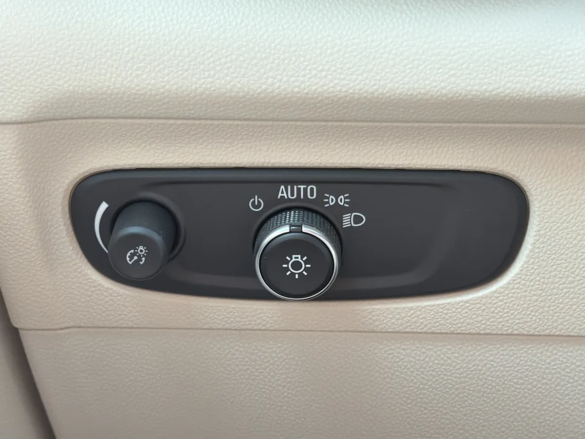 2023 Buick Envision Preferred thumbnail 14