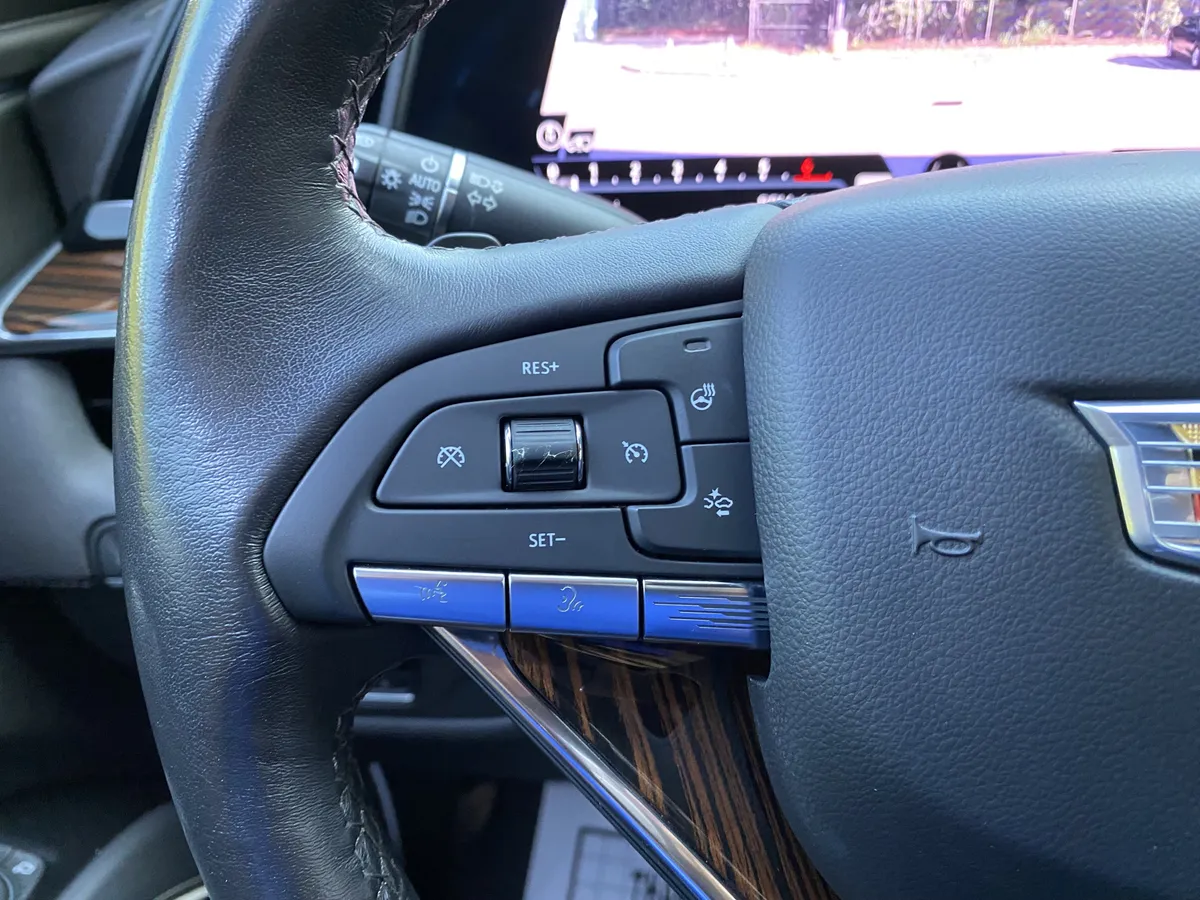 2023 CADILLAC Escalade 4WD Premium Luxury thumbnail 19