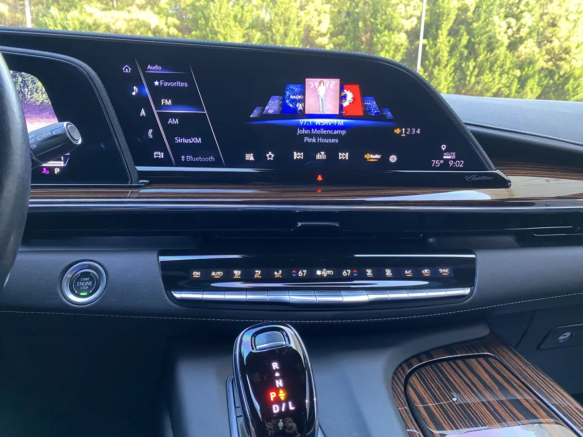 2023 CADILLAC Escalade 4WD Premium Luxury thumbnail 25