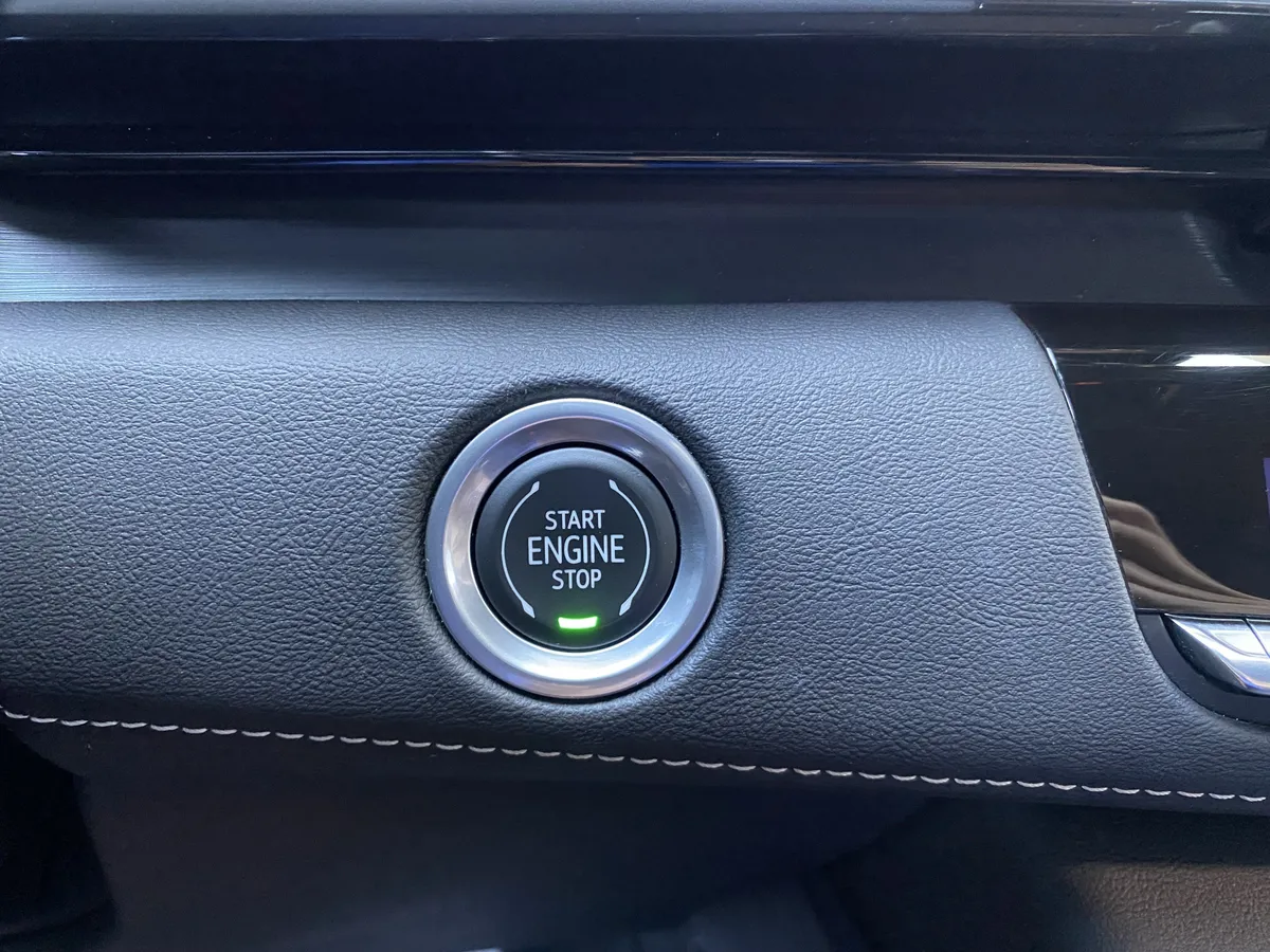 2023 CADILLAC Escalade 4WD Premium Luxury thumbnail 28