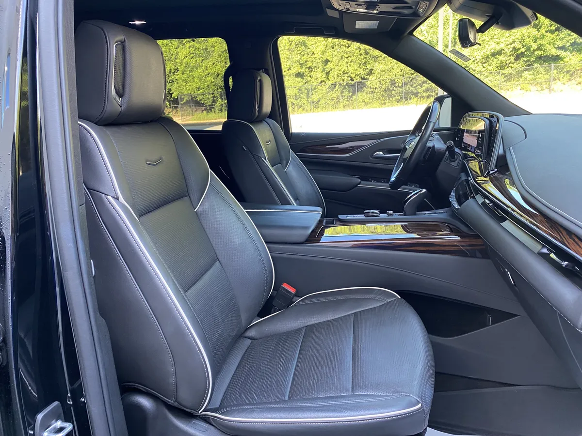 2023 CADILLAC Escalade 4WD Premium Luxury thumbnail 36