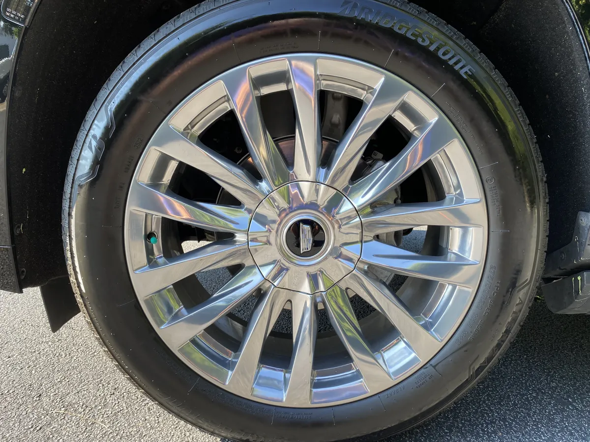 2023 CADILLAC Escalade 4WD Premium Luxury thumbnail 46