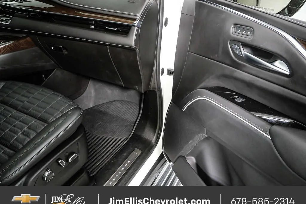 2023 Cadillac Escalade 4WD Sport Platinum thumbnail 27