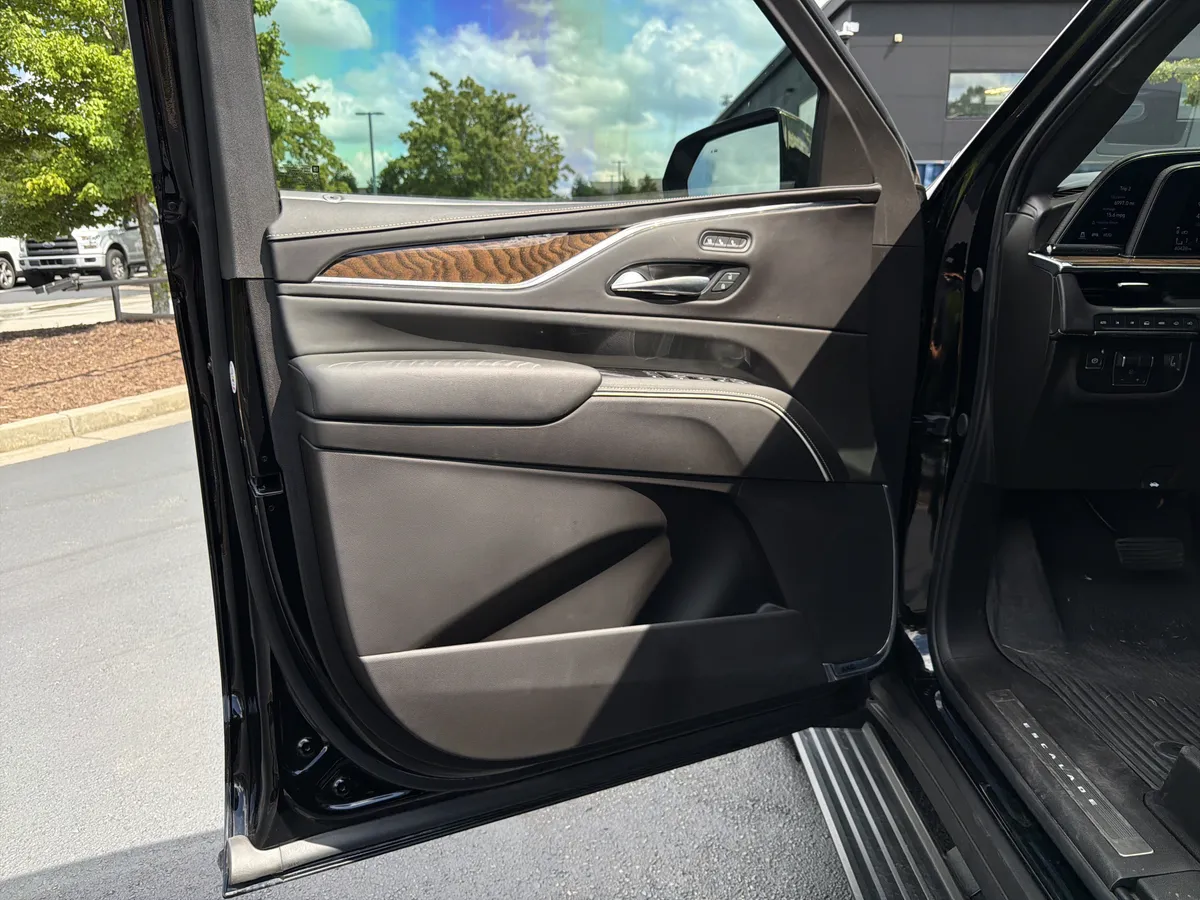2023 CADILLAC Escalade 4WD Sport Platinum thumbnail 16