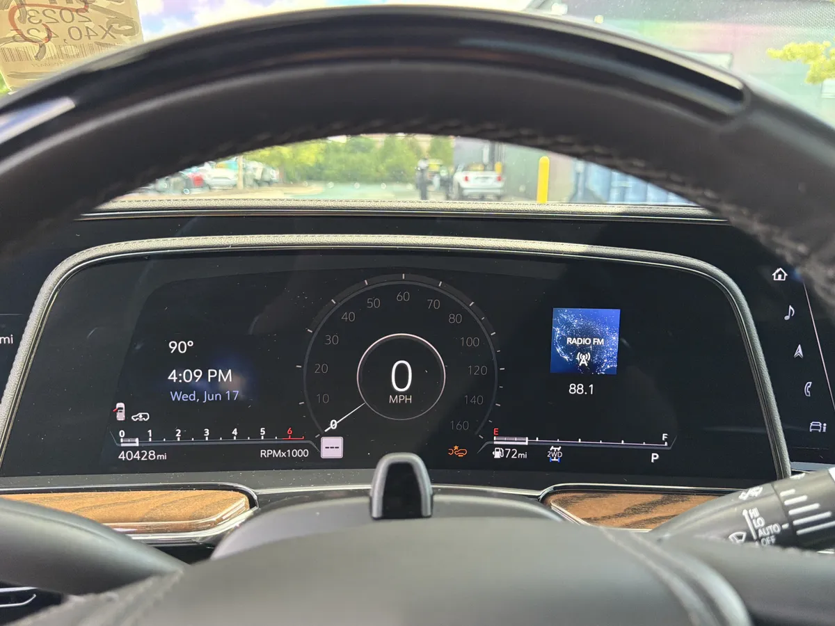 2023 CADILLAC Escalade 4WD Sport Platinum thumbnail 18