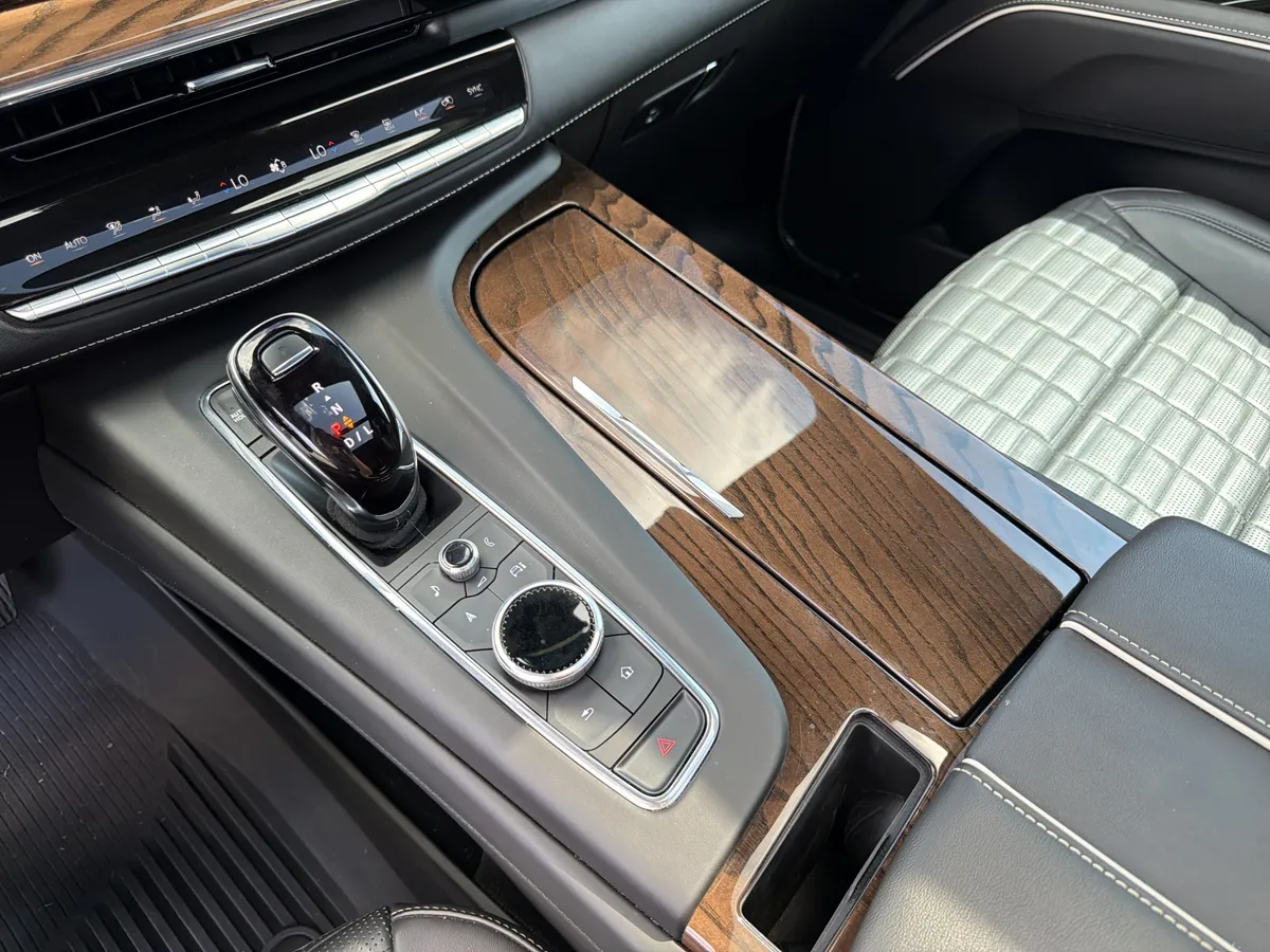 2023 CADILLAC Escalade 4WD Sport Platinum thumbnail 21