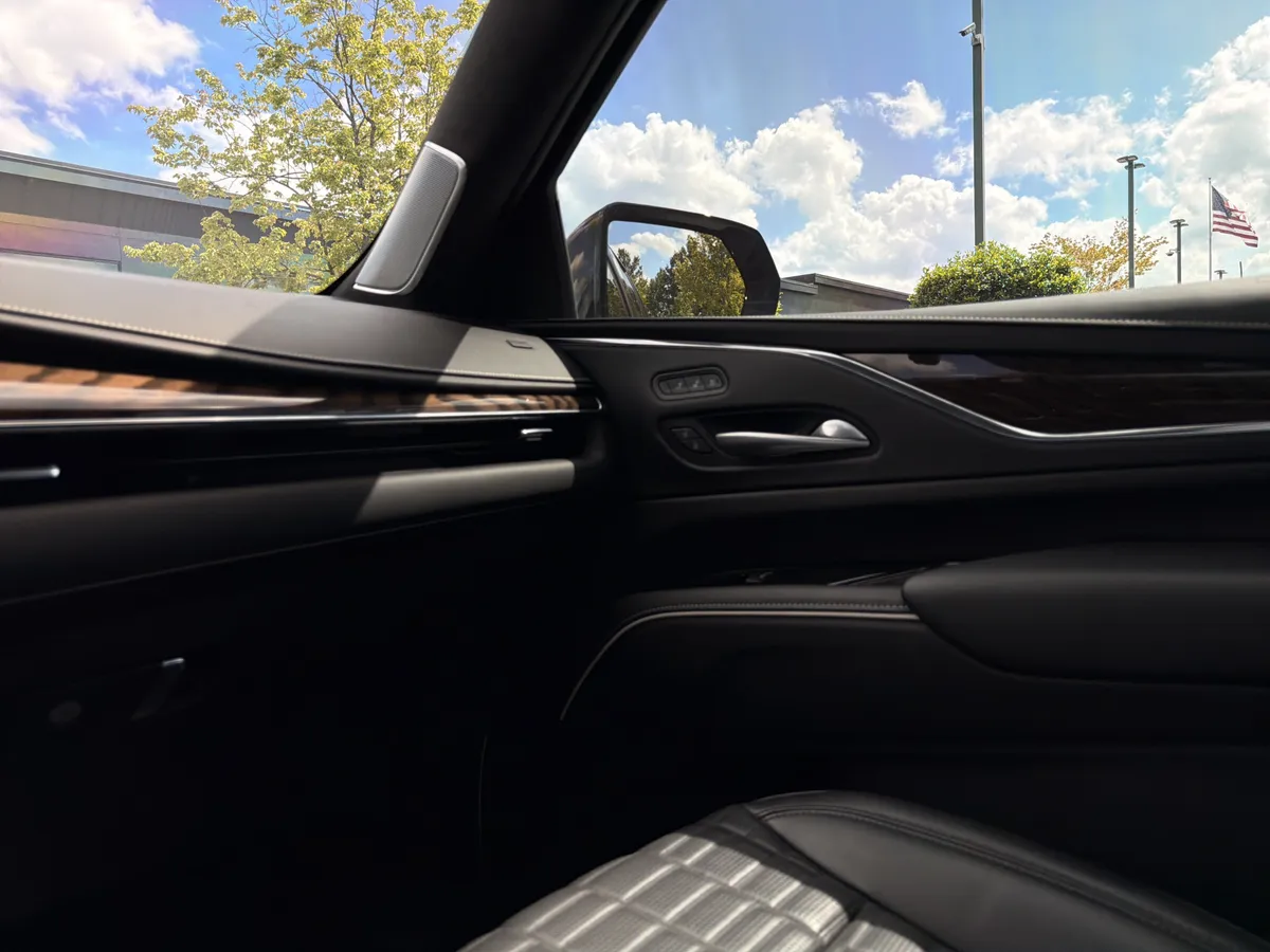 2023 CADILLAC Escalade 4WD Sport Platinum thumbnail 24