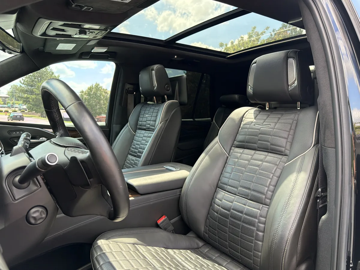 2023 CADILLAC Escalade 4WD Sport Platinum thumbnail 6