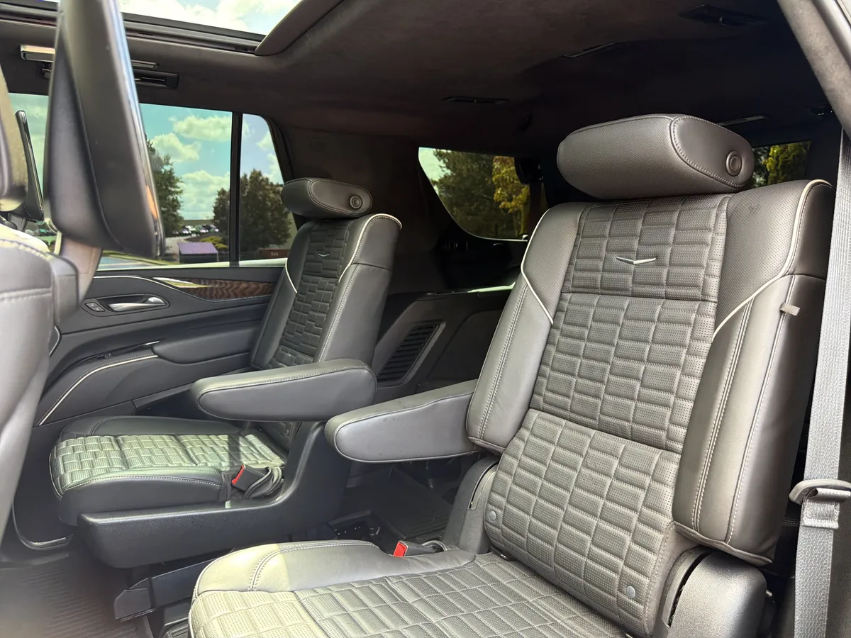 2023 CADILLAC Escalade 4WD Sport Platinum thumbnail 8