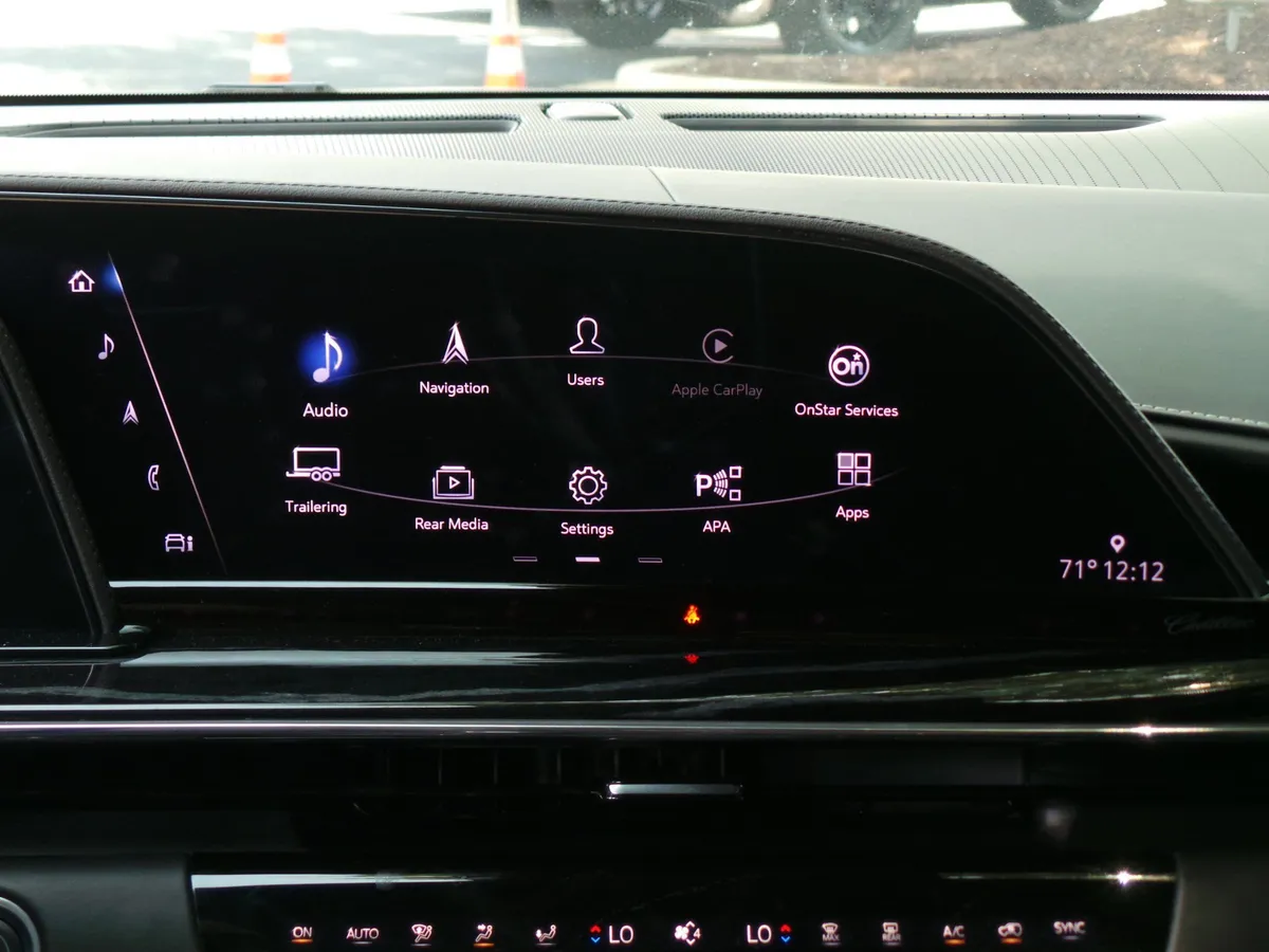 2023 CADILLAC Escalade AWD V-Series thumbnail 18