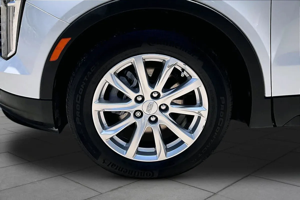 2023 Cadillac XT4 FWD Luxury thumbnail 11