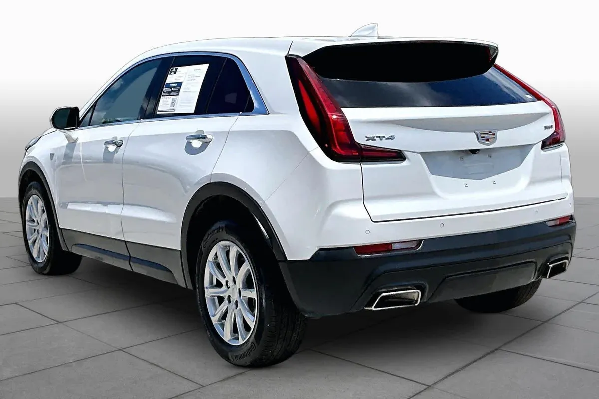 2023 Cadillac XT4 FWD Luxury thumbnail 12